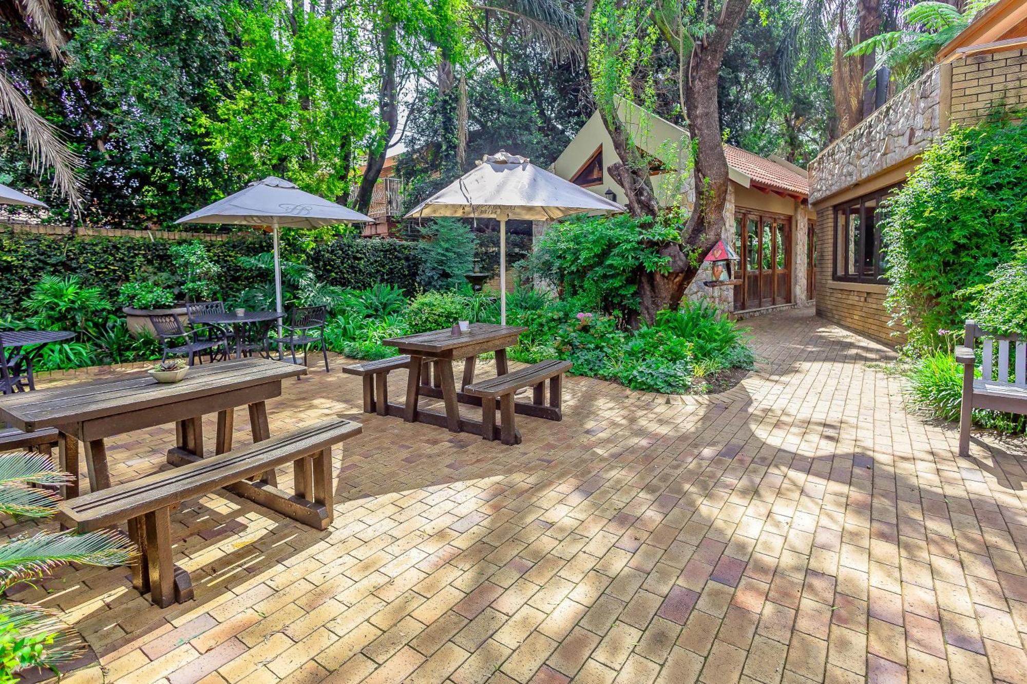 Sunward Park Guest House & Conference Center Боксбург Экстерьер фото